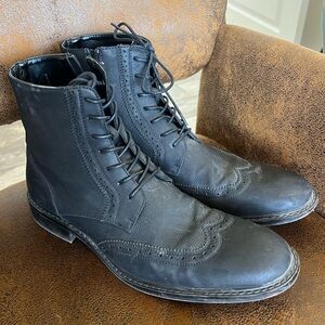 Unlisted by Kenneth Cole Black Buzzer Wingtip Boots Men’s 10